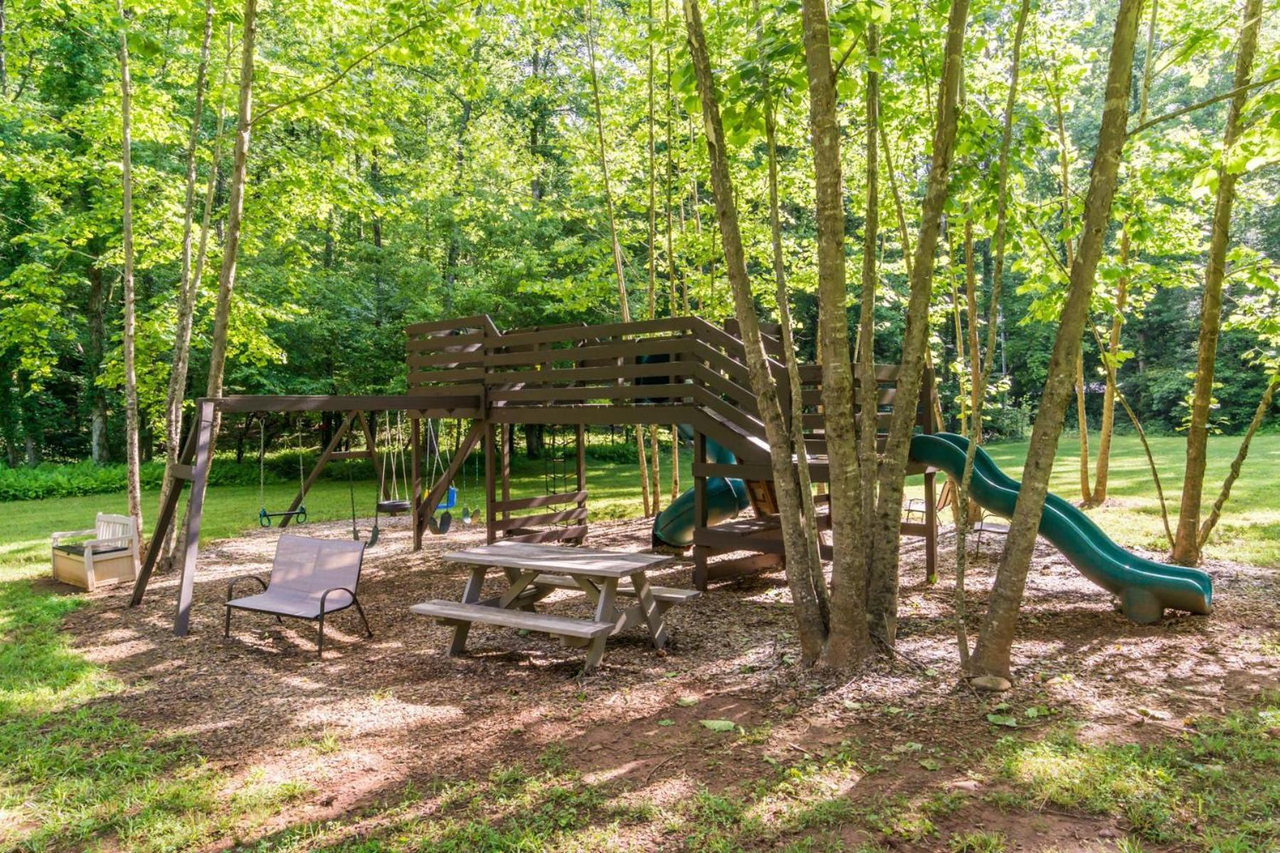 New Listing! Wine Country Retreat - 2 Bed, Hot Tub Villa Dahlonega Exterior photo