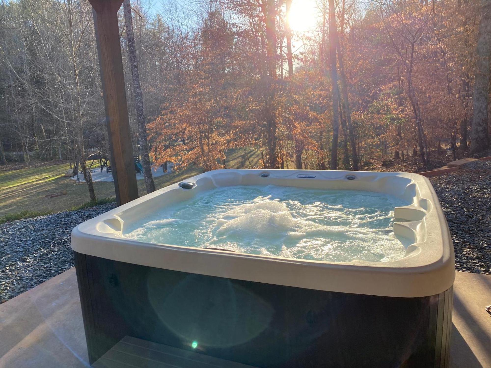 New Listing! Wine Country Retreat - 2 Bed, Hot Tub Villa Dahlonega Exterior photo