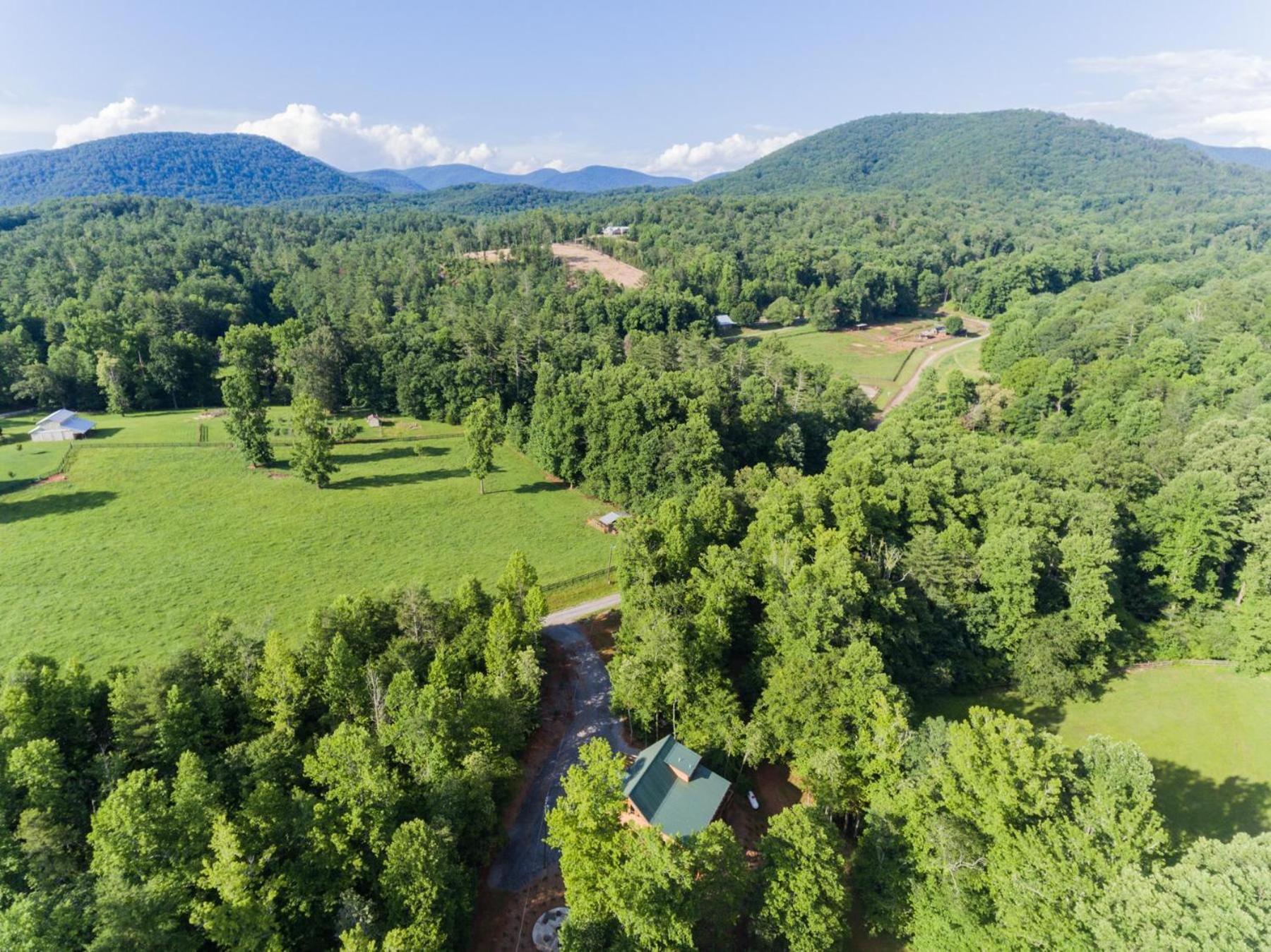 New Listing! Wine Country Retreat - 2 Bed, Hot Tub Villa Dahlonega Exterior photo