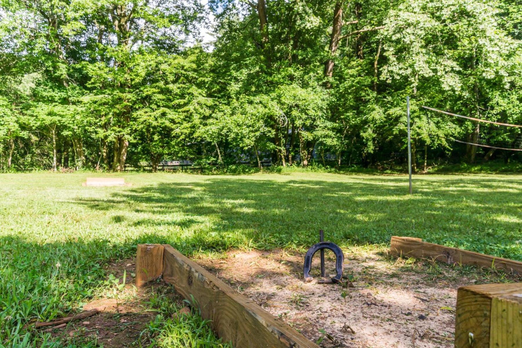 New Listing! Wine Country Retreat - 2 Bed, Hot Tub Villa Dahlonega Exterior photo