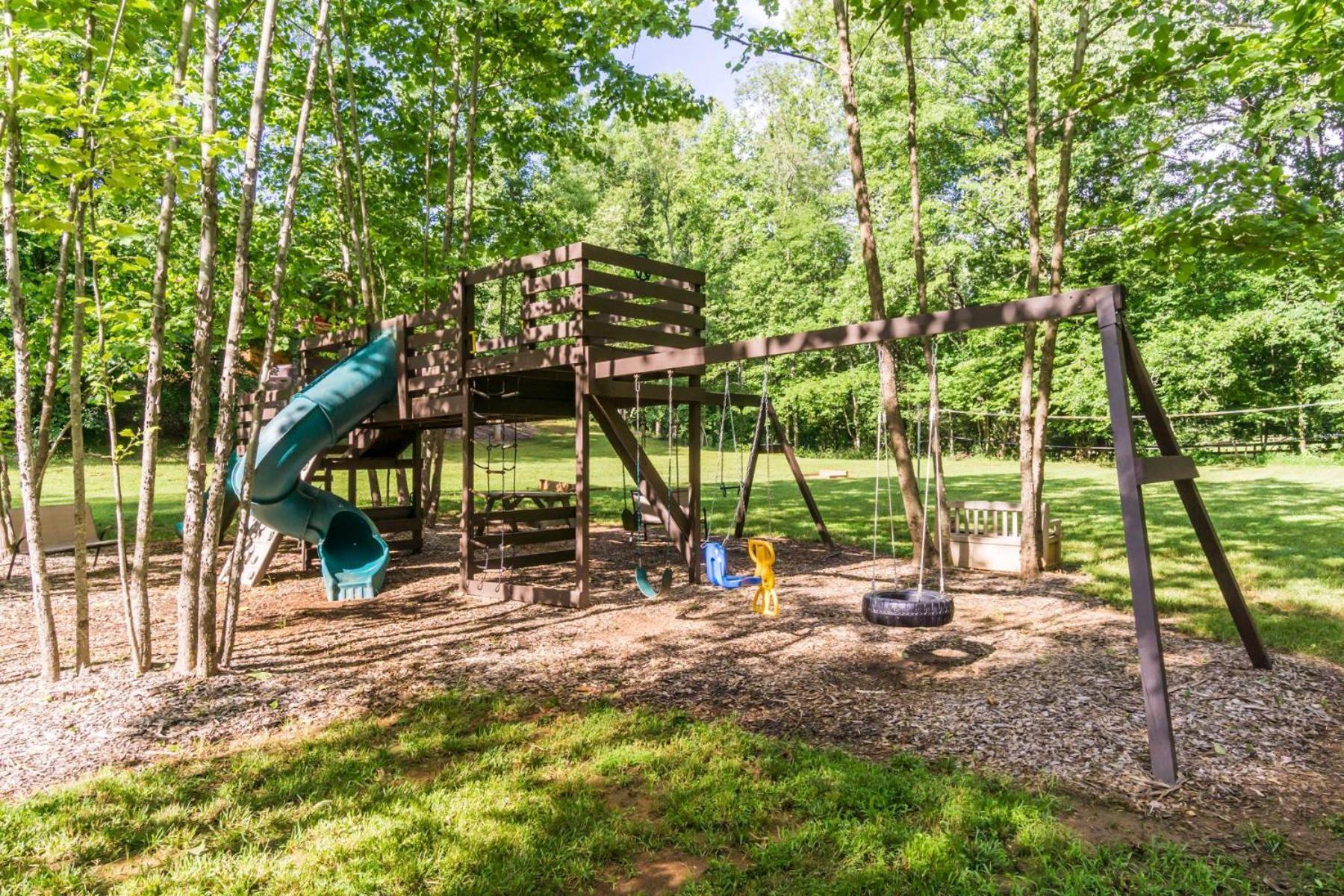 New Listing! Wine Country Retreat - 2 Bed, Hot Tub Villa Dahlonega Exterior photo