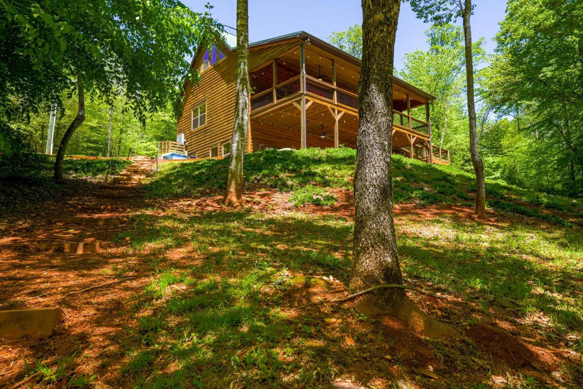 New Listing! Wine Country Retreat - 2 Bed, Hot Tub Villa Dahlonega Exterior photo