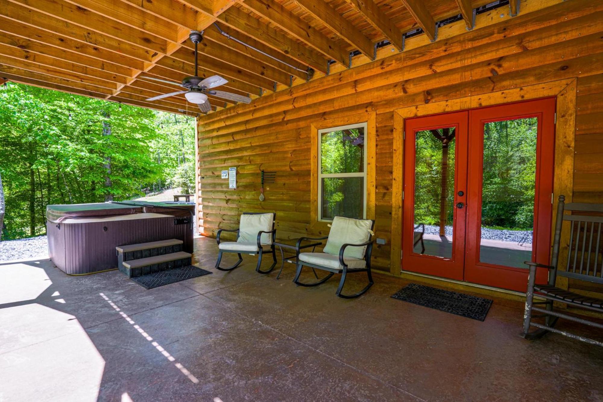 New Listing! Wine Country Retreat - 2 Bed, Hot Tub Villa Dahlonega Exterior photo